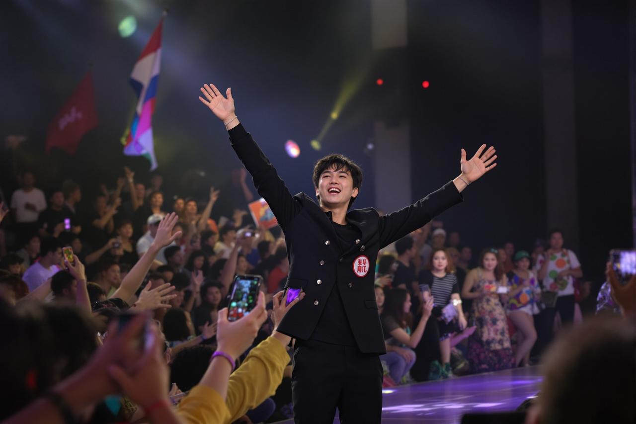 汤姆影院影迷见面会圆满举行，万名粉丝热情参与